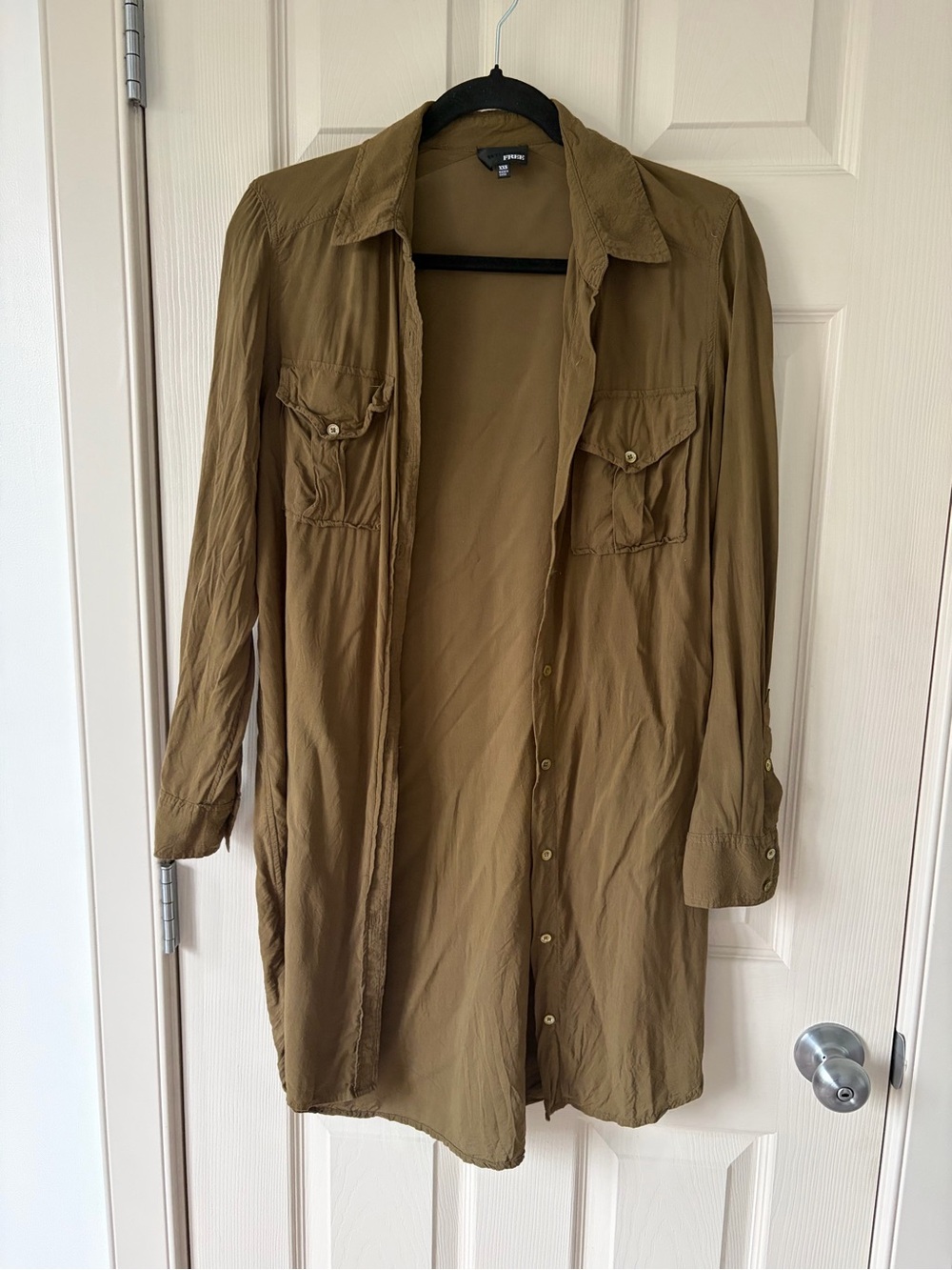 🌹 WILFRED FREE - XXS Green Long Button Down Top